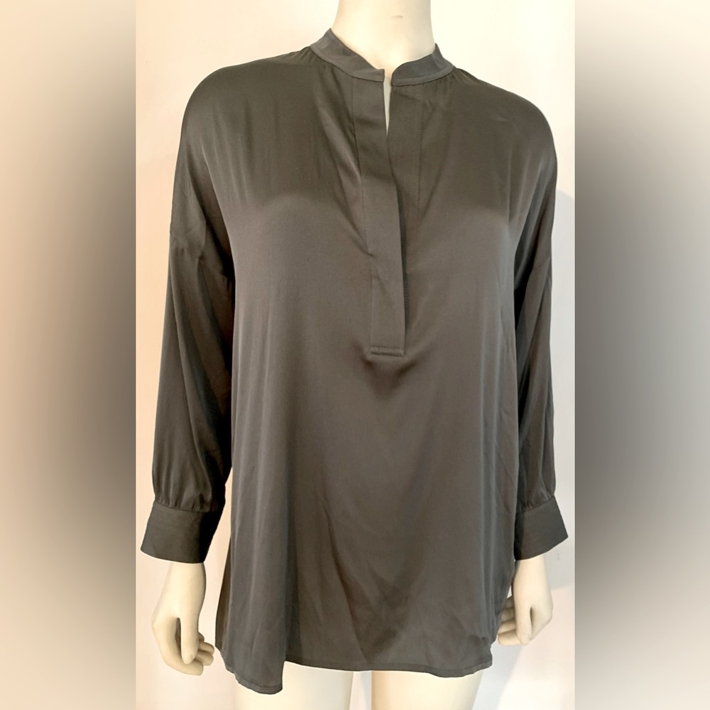 NWT Vince Blouse Top Sz XS Pewter Grey 100% Silk Satin Long Sleeve.
